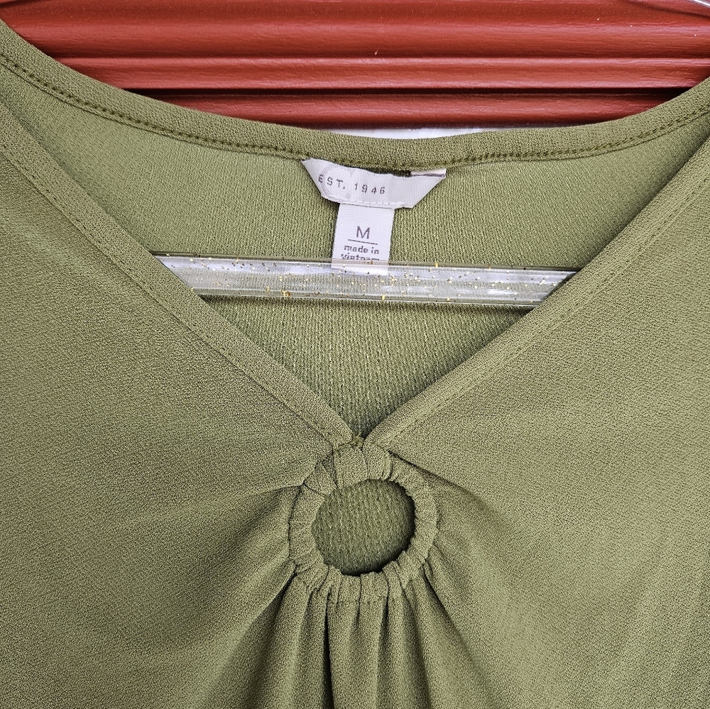 Est. 1946 Womans Classic Vibrant green Vneck Quarter Sleeve Blouse Sz M - Picture 4 of 5